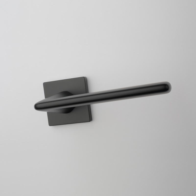 Handle APRILE LILA Q7S — black