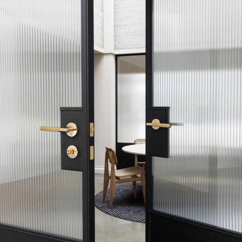 Handle BUSTER + PUNCH LINEAR — matt brass