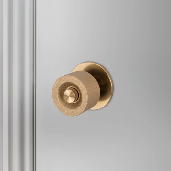 Handle BUSTER + PUNCH CAST — matt brass