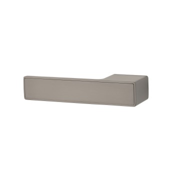Rokturis STILE EHIME — titāns